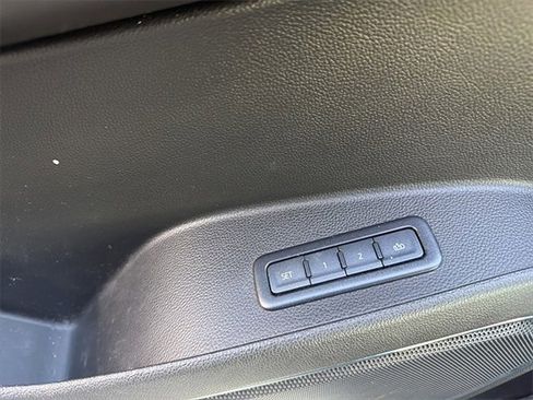 Used 2019 GMC Yukon XL SLT w/ HD Trailering Package image 10