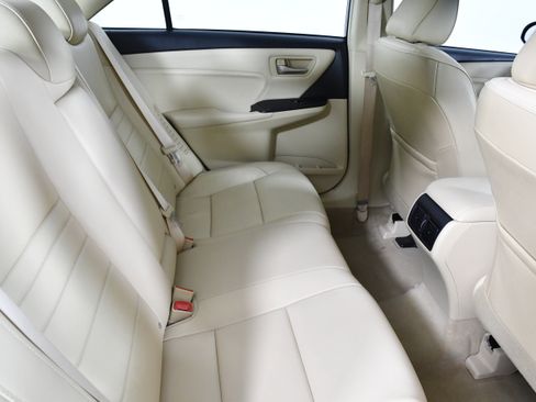 Used 2017 Toyota Camry XLE image 24