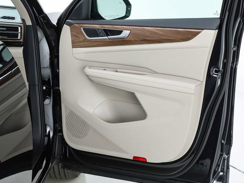 New 2026 Volkswagen Atlas SE image 32