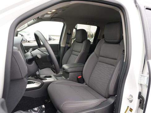 Used 2023 Nissan Frontier SV w/ Technology Package image 12