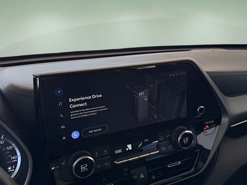 Used 2023 Toyota Highlander XLE image 42