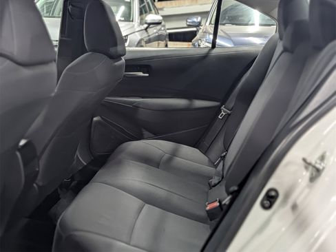 Used 2021 Toyota Corolla LE image 15