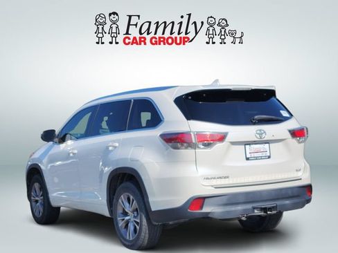 Used 2015 Toyota Highlander XLE FWD image 3