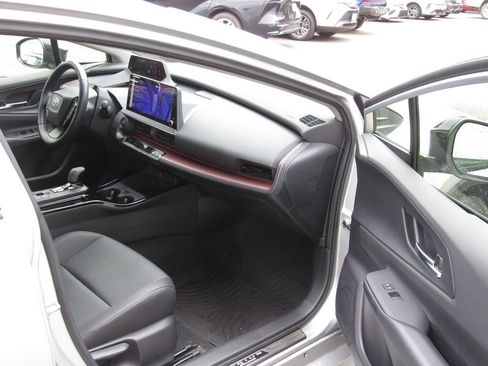 Certified 2024 Toyota Prius Prime FWD image 18