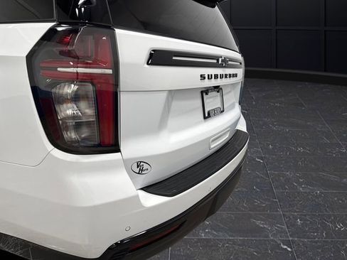 Used 2023 Chevrolet Suburban Z71 w/ Luxury Package image 37