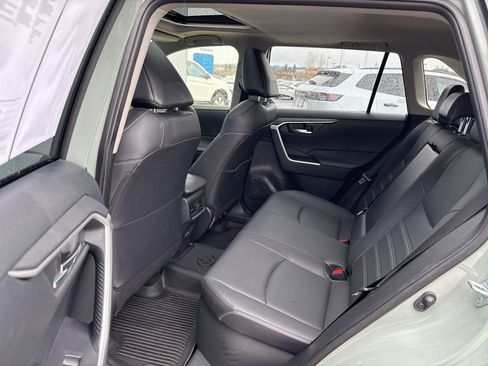Used 2023 Toyota RAV4 XLE Premium image 12