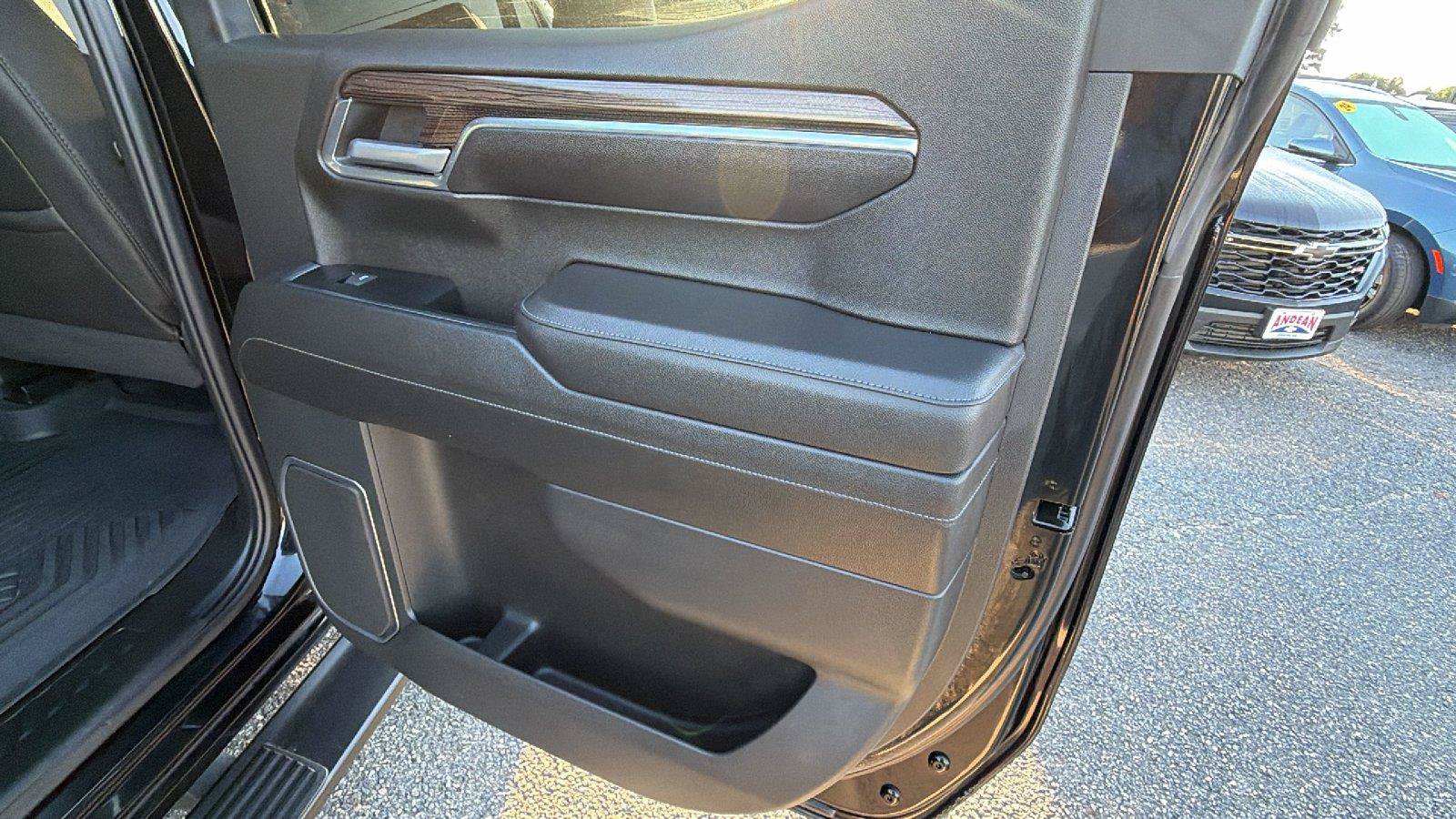 Used 2022 Chevrolet Silverado 1500 RST AWD/4WD image 19