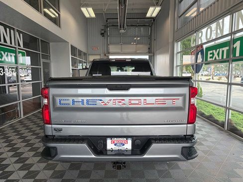 Used 2020 Chevrolet Silverado 1500 Custom w/ Custom Value Package AWD/4WD image 5