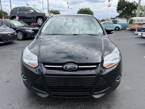 Used 2014 Ford Focus SE w/ SE Sport Package image 11