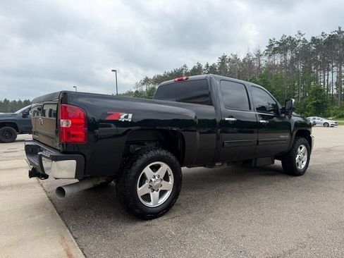Used 2014 Chevrolet Silverado 2500 LTZ w/ LTZ Plus Package AWD/4WD image 4