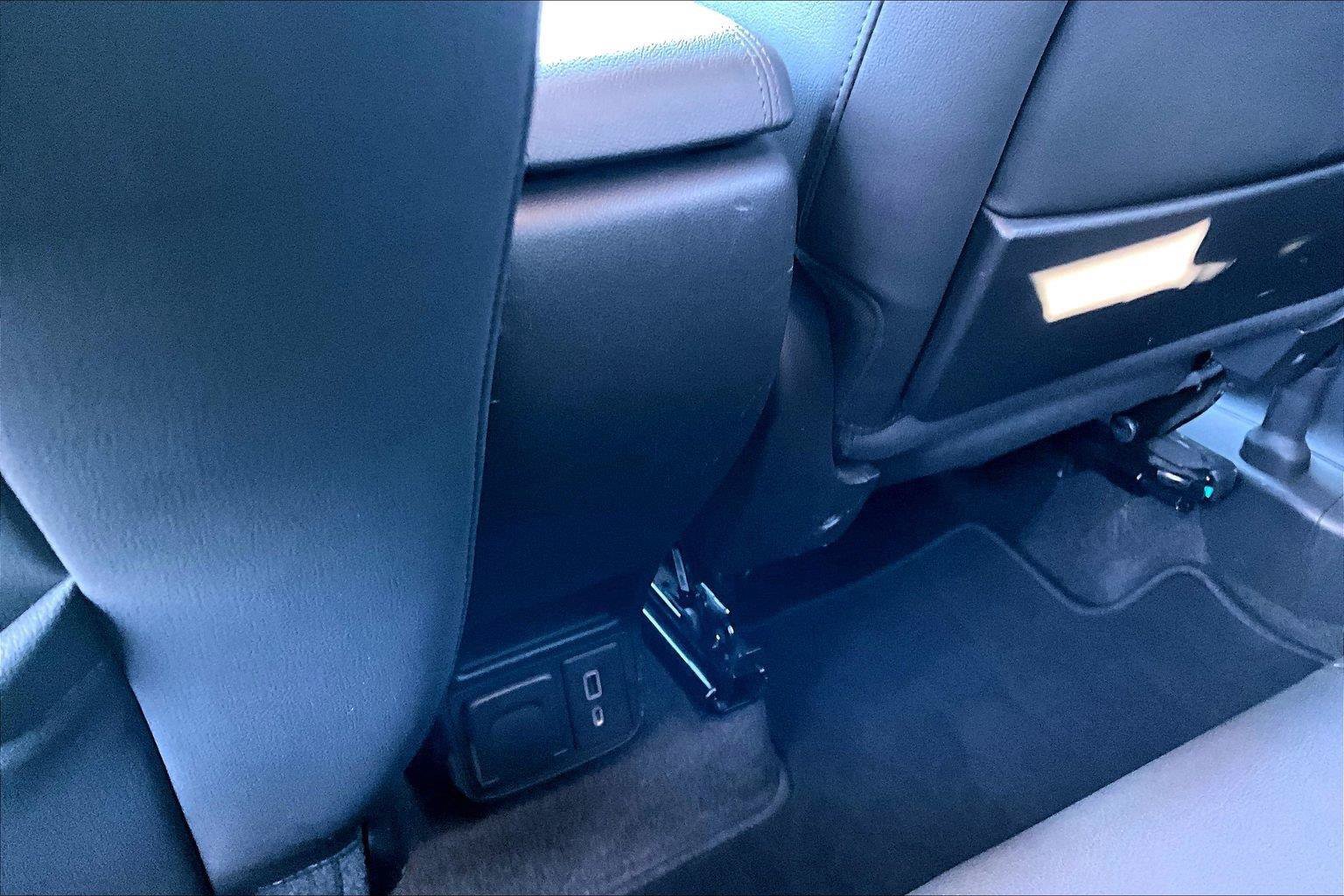 Used 2020 Buick Encore GX Essence FWD image 32