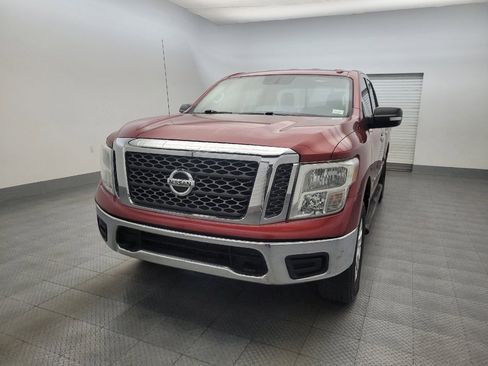 Used 2018 Nissan Titan SV image 15