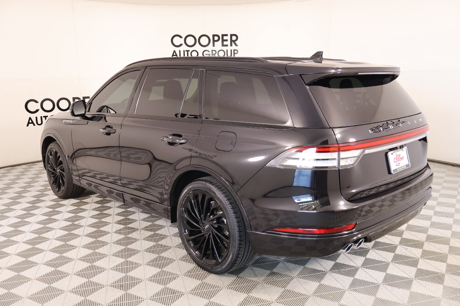 Used 2023 Lincoln Aviator Reserve w/ Equipment Group 201A RWD image 24