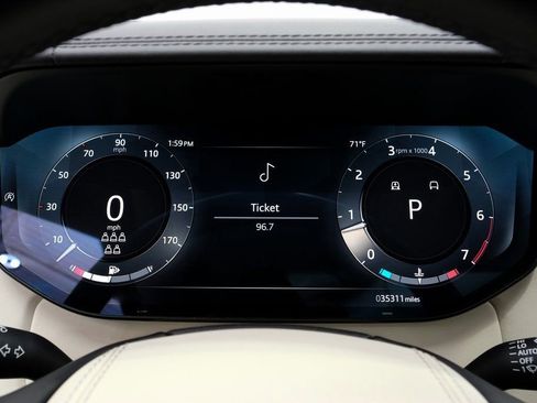 Used 2022 Land Rover Range Rover Long Wheelbase SE image 16