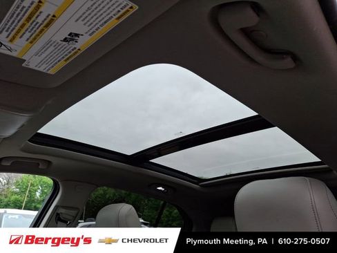 Used 2021 Cadillac XT4 Premium Luxury w/ Enhanced Visibility Package AWD/4WD image 17