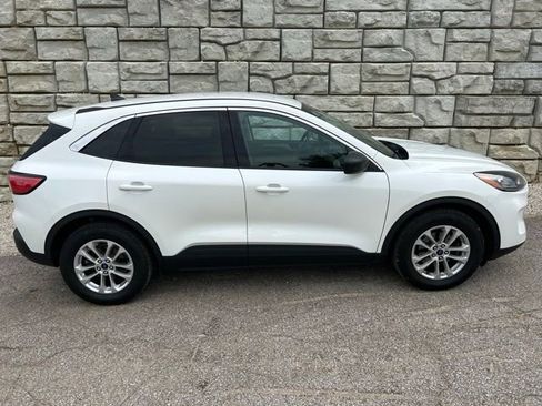 Used 2022 Ford Escape SE FWD image 6