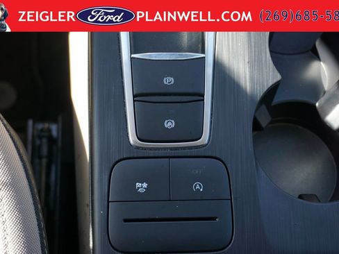 Used 2021 Ford Escape SE FWD image 20