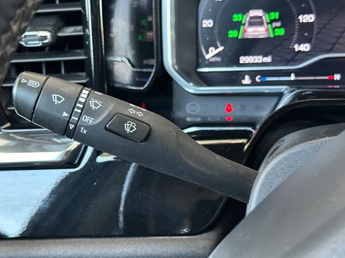 Used 2024 GMC Sierra 1500 SLT image 35