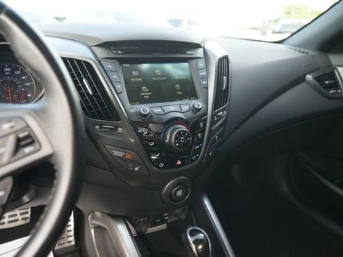 Used 2016 Hyundai Veloster Turbo FWD image 24