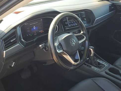 Used 2022 Volkswagen Jetta SE FWD image 8