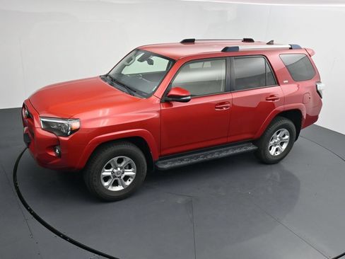 Used 2022 Toyota 4Runner SR5 Premium AWD/4WD image 10
