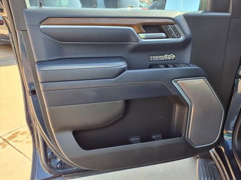 Used 2022 Chevrolet Silverado 1500 High Country w/ High Country Premium Package image 15