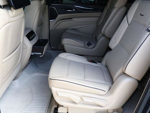 Used 2024 Cadillac Escalade ESV Premium Luxury w/ Performance Package AWD/4WD image 28