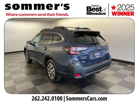 Used 2023 Subaru Outback Premium AWD/4WD image 3