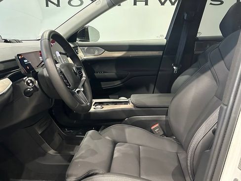 Used 2025 Volvo EX90 Ultra AWD/4WD image 10