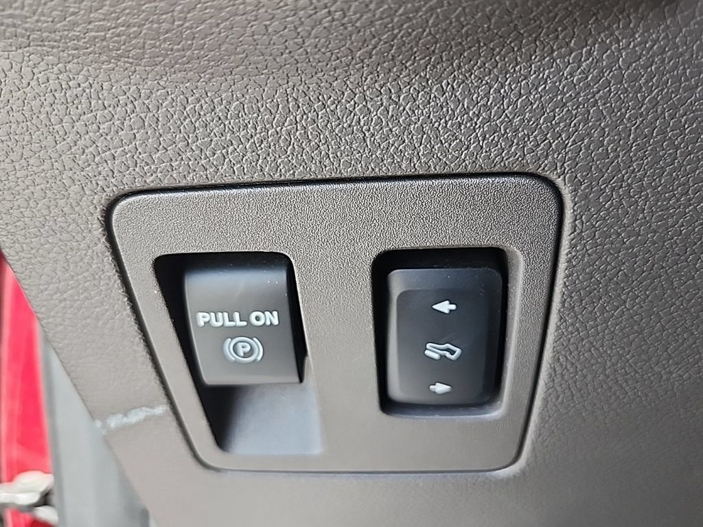 Used 2019 Ford Expedition Limited w/ Equipment Group 302A AWD/4WD image 18