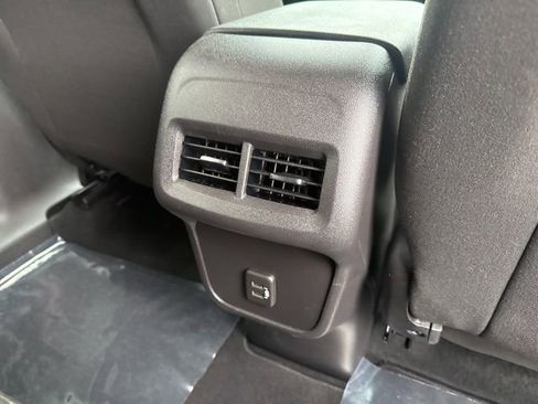 Used 2024 Chevrolet Equinox LT AWD/4WD image 49