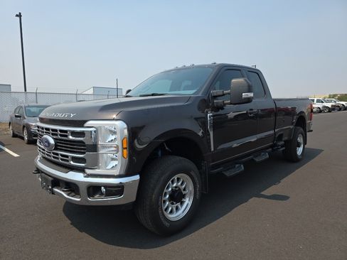 Used 2024 Ford F250 XLT w/ 360-Degree Camera Package AWD/4WD image 3