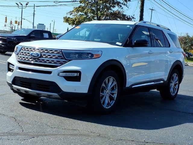 Used 2023 Ford Explorer Limited w/ Limited Technology Package AWD/4WD image 3