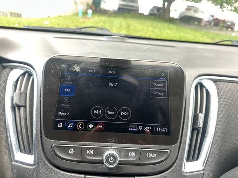 Used 2021 Chevrolet Malibu LT FWD image 43