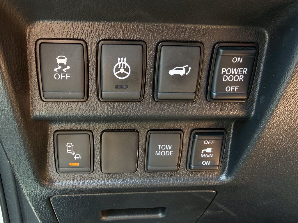 Used 2017 Nissan Pathfinder Platinum w/ Midnight Edition Package AWD/4WD image 15