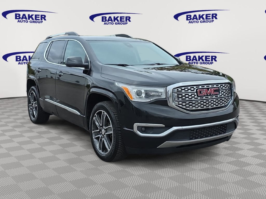 Used 2017 GMC Acadia Denali w/ Technology Package AWD/4WD image 3