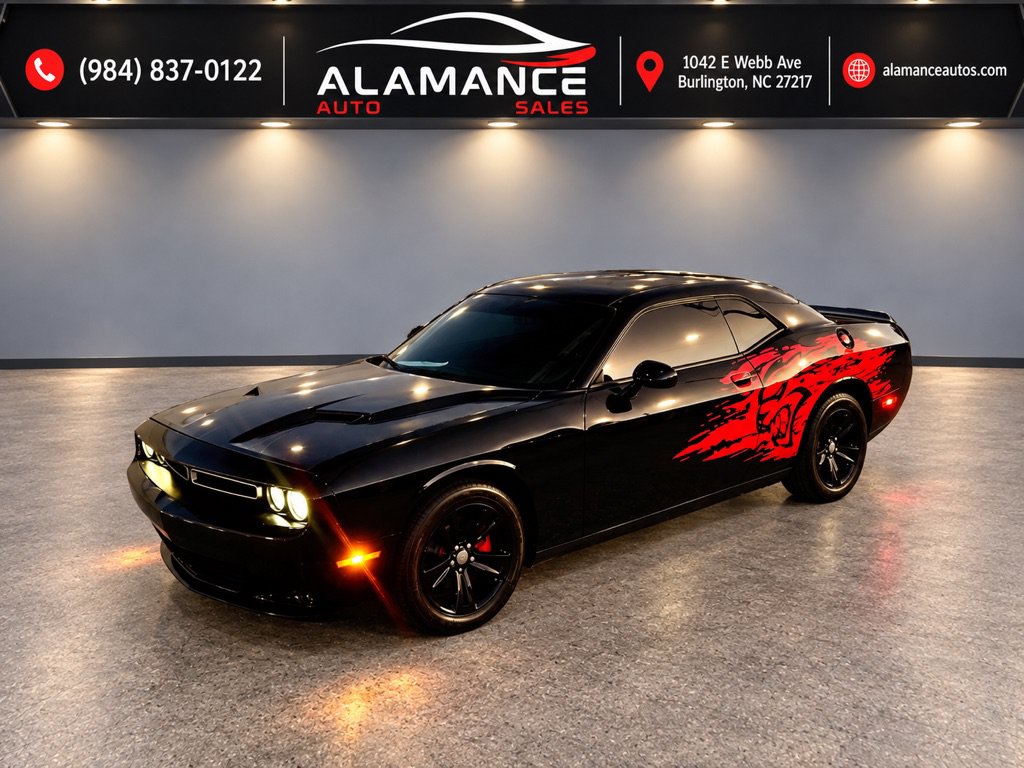 Used 2015 Dodge Challenger SXT RWD image 24