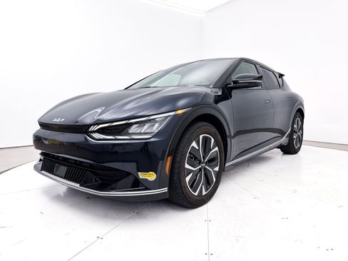 Used 2022 Kia EV6 Wind image 12