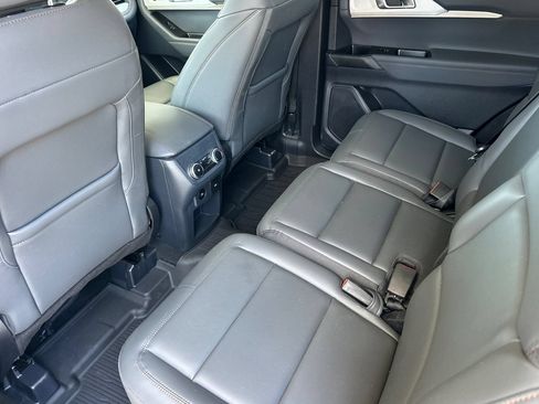 Used 2025 Ford Explorer Active w/ Active Comfort Package RWD image 11