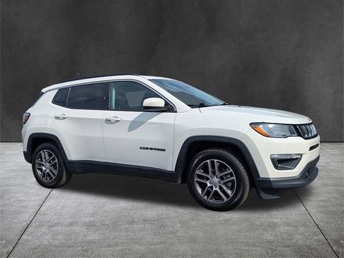 Used 2020 Jeep Compass Latitude image 2