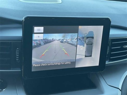 Certified 2022 Ford Explorer XLT w/ Equipment Group 202A image 16