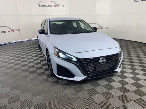 Certified 2024 Nissan Altima 2.5 SR FWD image 2