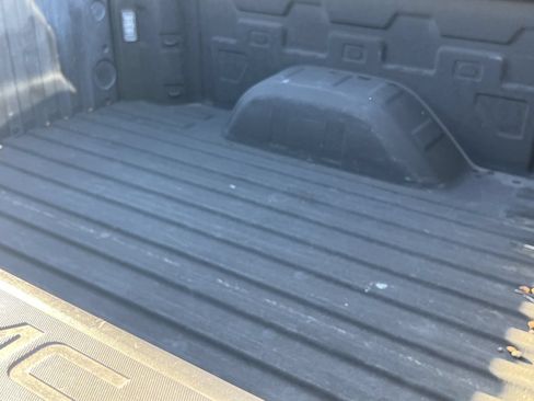 Used 2019 GMC Sierra 1500 Elevation w/ Elevation Value Package RWD image 9