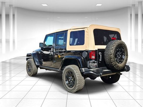 Used 2016 Jeep Wrangler Unlimited Sahara image 5