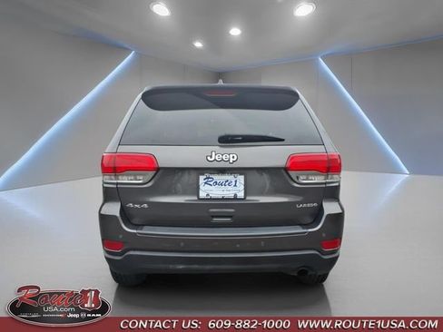 Used 2019 Jeep Grand Cherokee Laredo AWD/4WD image 5