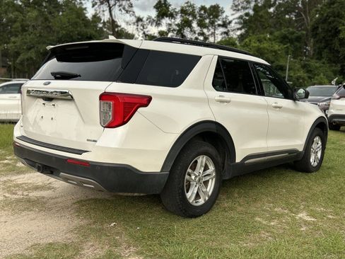 Used 2020 Ford Explorer XLT w/ Equipment Group 202A AWD/4WD image 3