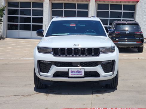 New 2026 Jeep Grand Cherokee L Limited AWD/4WD image 6