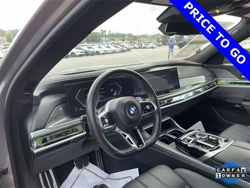 Used 2024 BMW 740i image 13