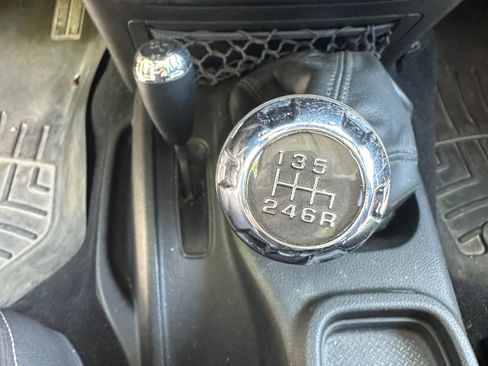 Used 2015 Jeep Wrangler Sahara w/ Connectivity Group AWD/4WD image 7