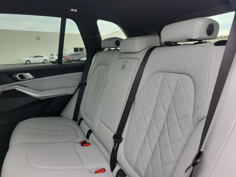 New 2026 BMW X5 xDrive40i w/ M Sport Package AWD/4WD image 8
